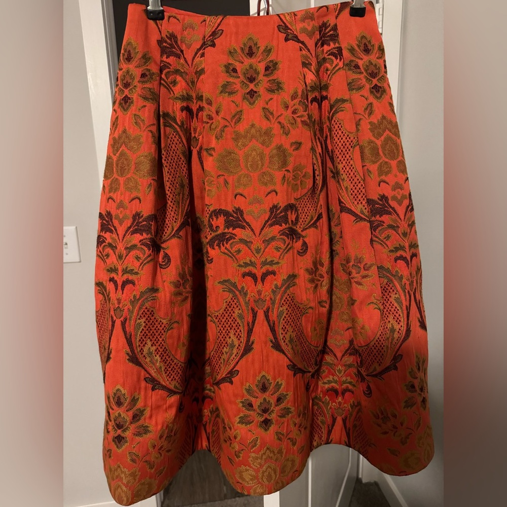 Alice + Olivia tapestry embroidered skirt size 4